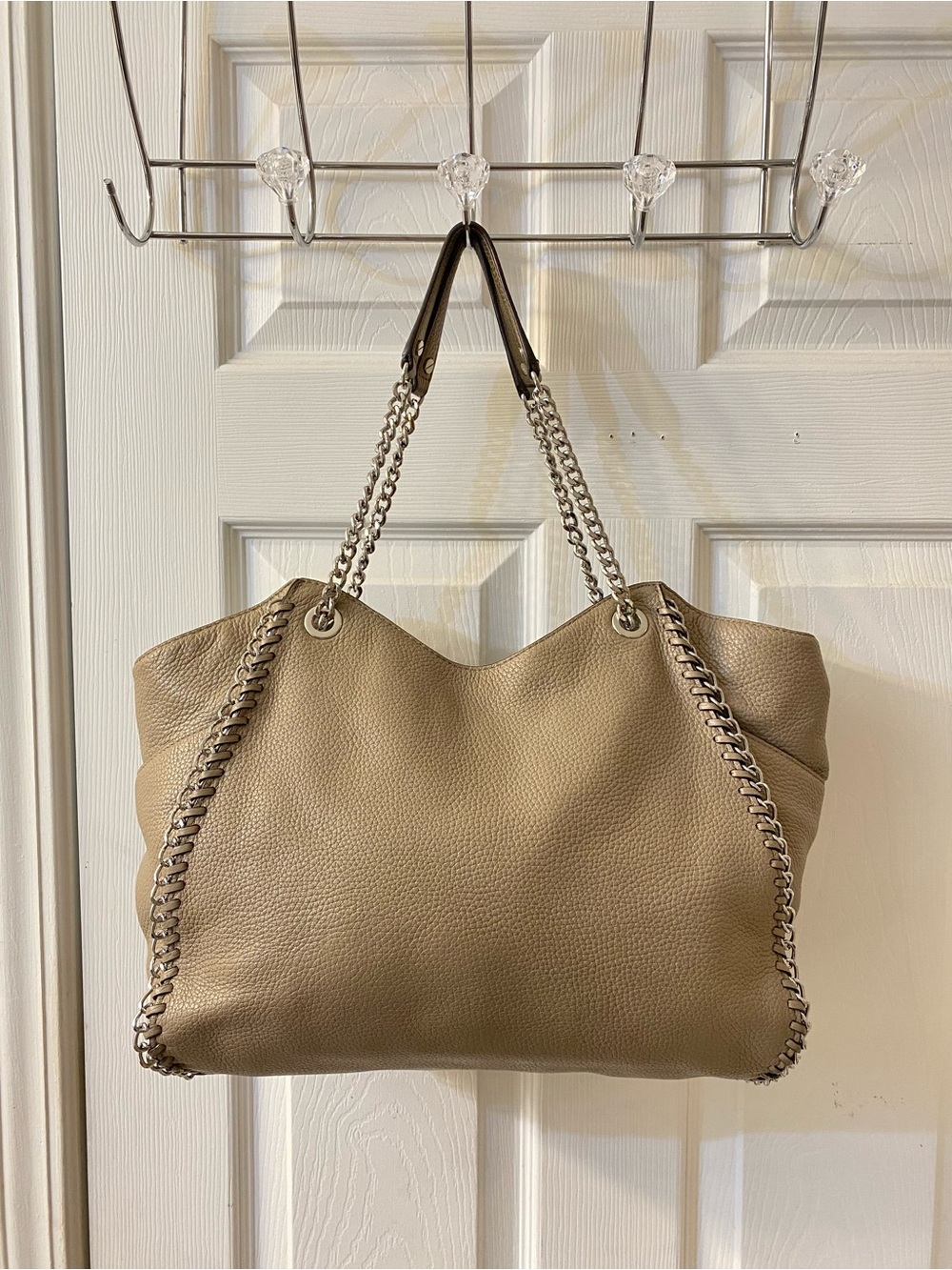 Michael KORS leather shoulder bag large size great condition clean interior